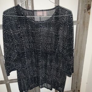 Chicos 3 stretch black/white top